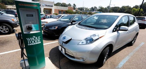 英國有50萬輛汽車是電動或混合動力汽車,2030年將禁銷內燃機汽車